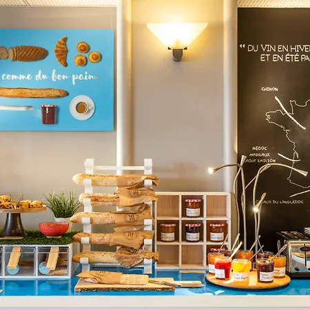 Novotel Centre Hotel 4*