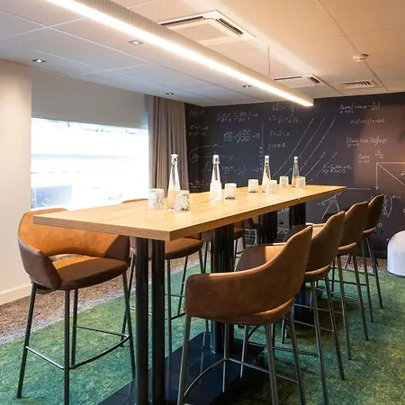 Novotel Centre Hotel 4*