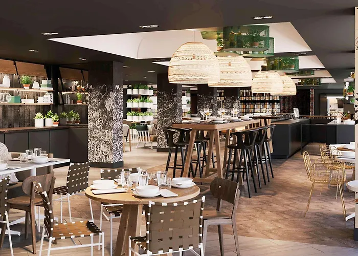 Novotel Centre فندق 4*