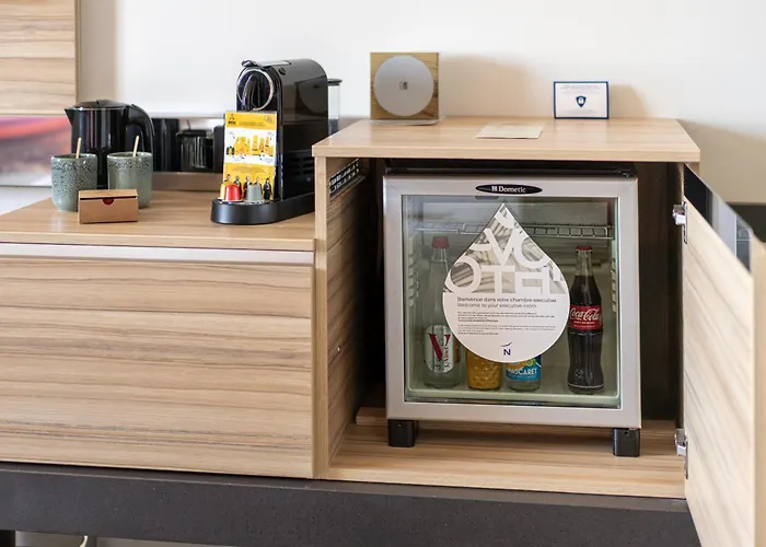 فندق Novotel Centre 4*