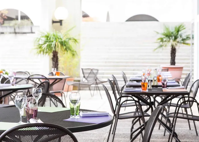 Novotel Centre Hotell 4*