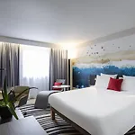 فندق Novotel Centre 4*