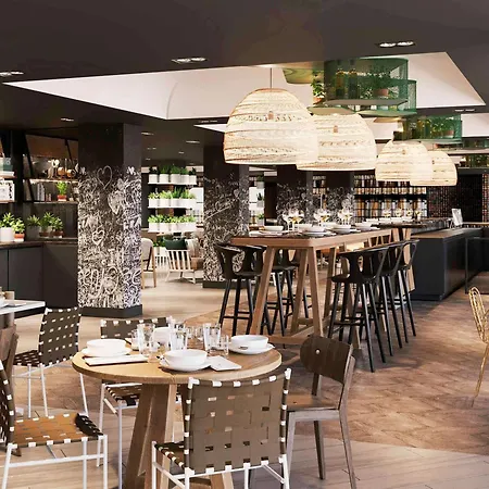 Novotel Centre Hotel 4*