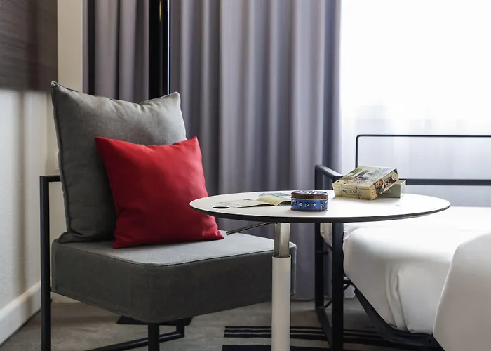 호텔 Novotel Centre 4*