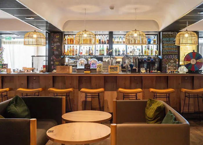 호텔 Novotel Centre 4*